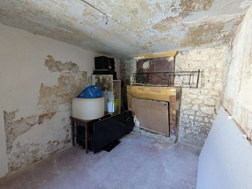 Maison 145 m² à Mortagne-Sur-Gironde  - photo 6