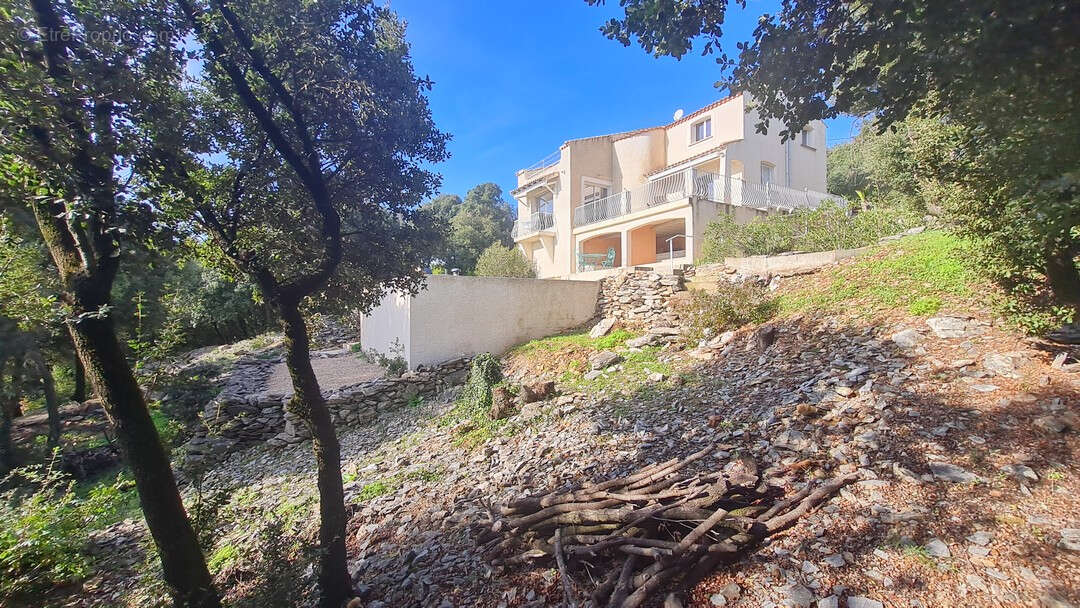 Magnifique villa avec vue panoramique sur 2746m² de terrain - photo 2