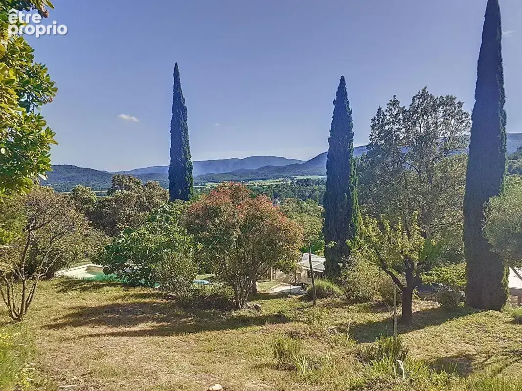 Villa sur 5689m²  de terrain avec vue exceptionnelle et piscine - La Roquebrussanne - photo 3