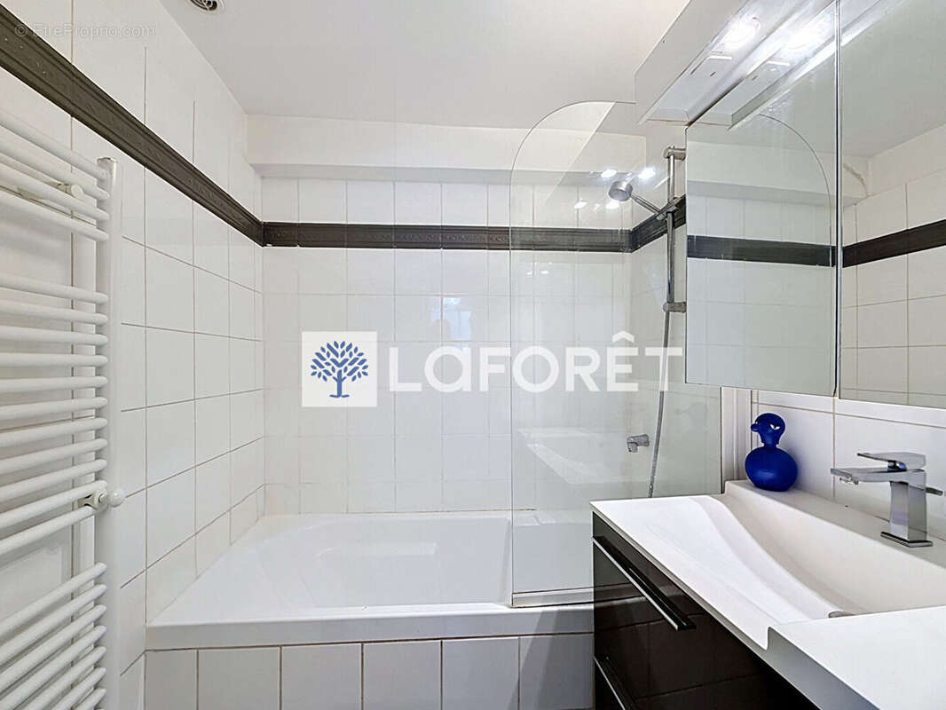 Appartement de charme de 83 m² au sol avec balcon et parking à Saint-Germain-en-Laye - photo 12