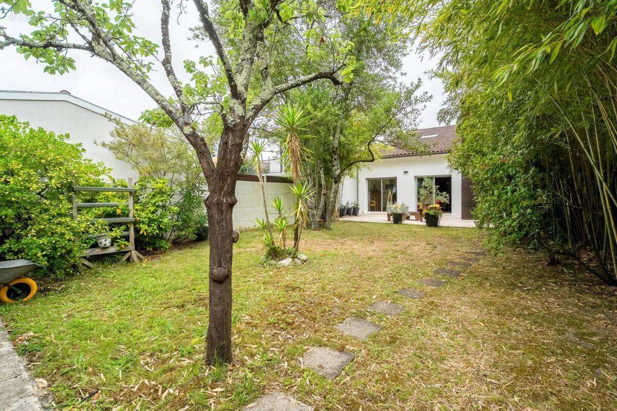 Maison de 6 pièces de 176 m² située à Talence - photo 4