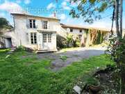 Maison à MONCOUTANT