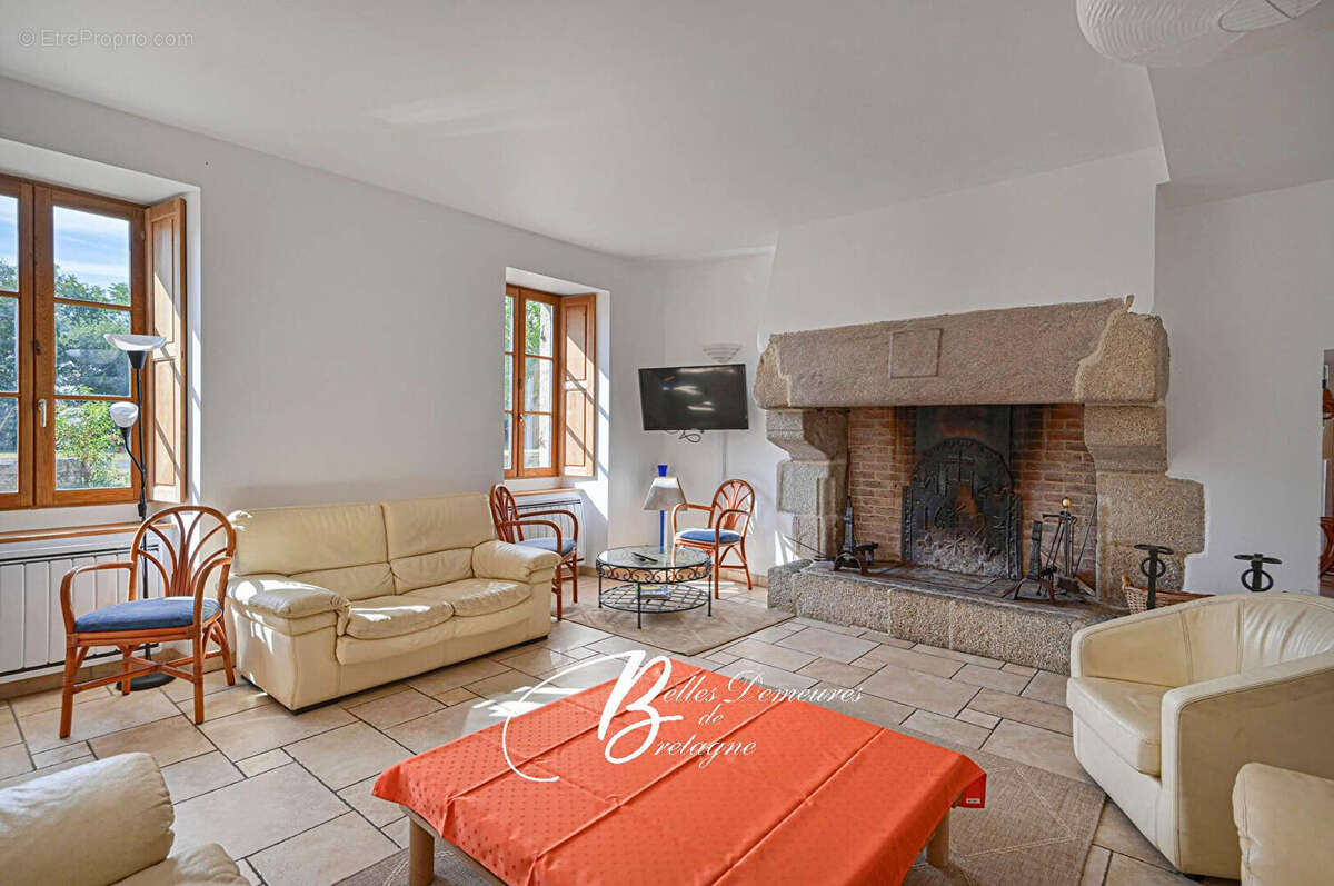 A vendre manoir et ses dépendances sur 1.7 hectare Côtes d'Armor - photo 6