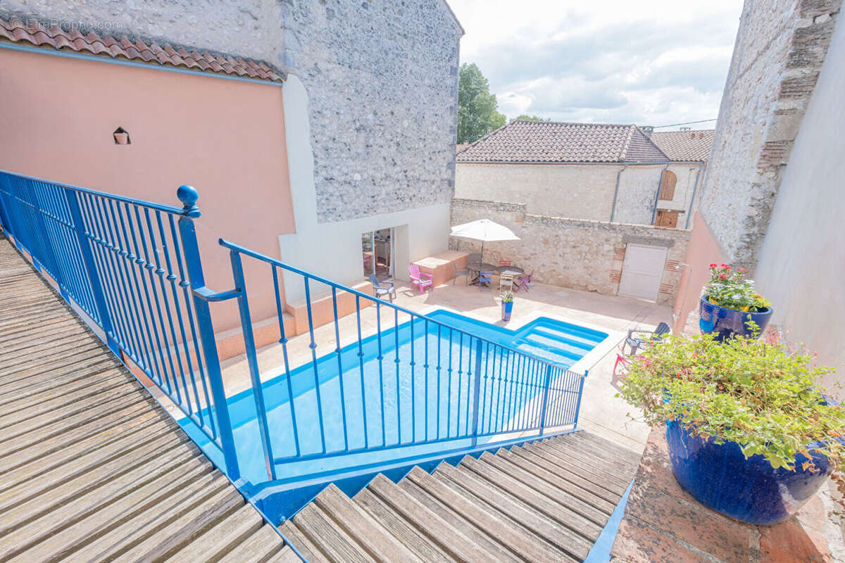 Maison à MONCLAR