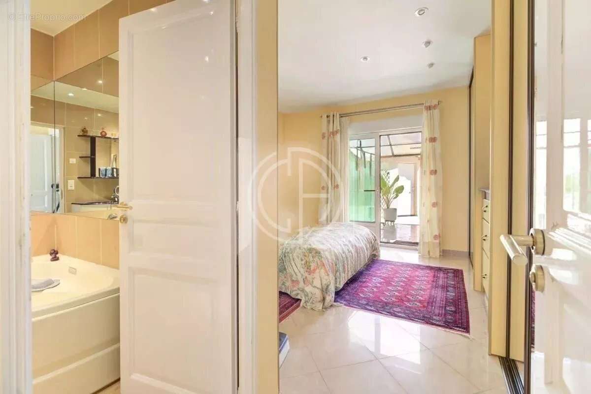 Appartement à LE CANNET