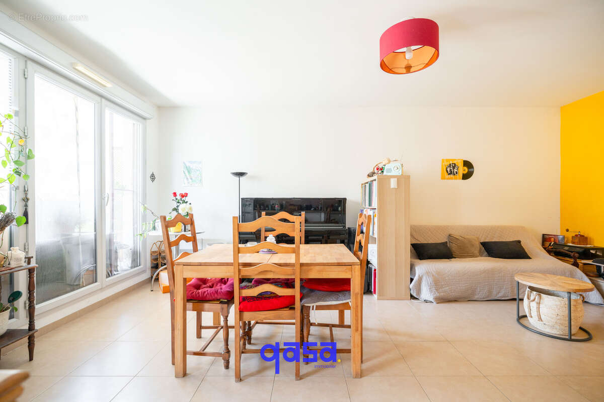 Appartement à MARSEILLE-1E