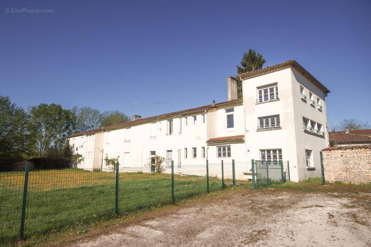 Appartement à SAINT-FRAIGNE
