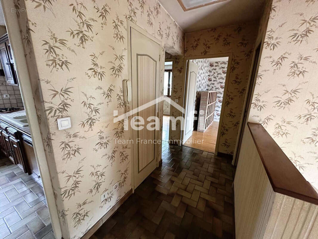 Maison à CELLES-SUR-DUROLLE