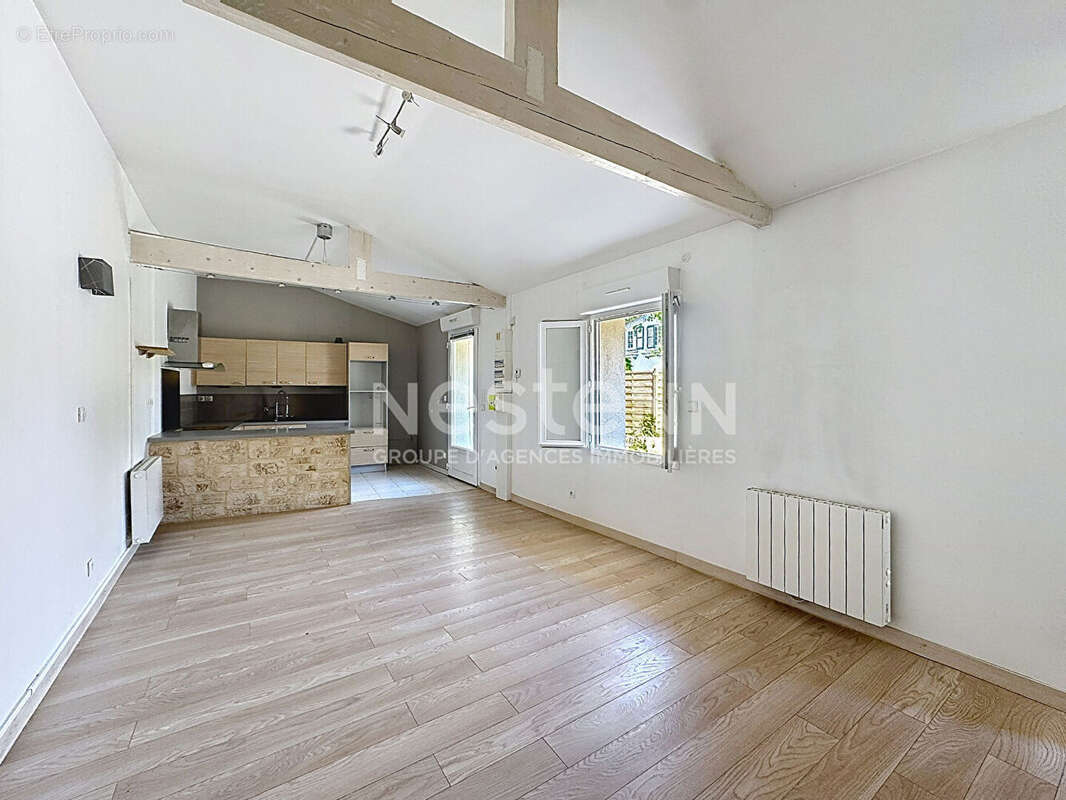 Appartement à LAMORLAYE