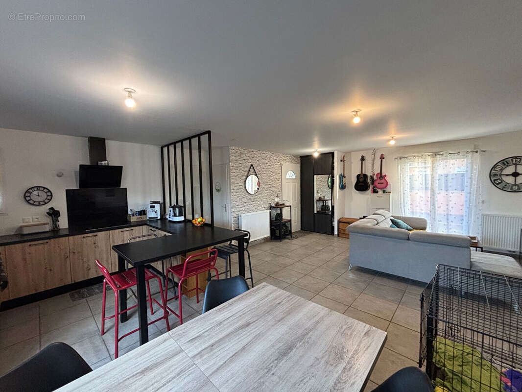 Maison à SAINT-MAURICE-DE-GOURDANS