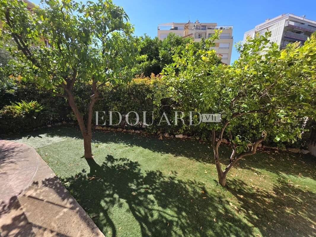 Appartement à ROQUEBRUNE-CAP-MARTIN