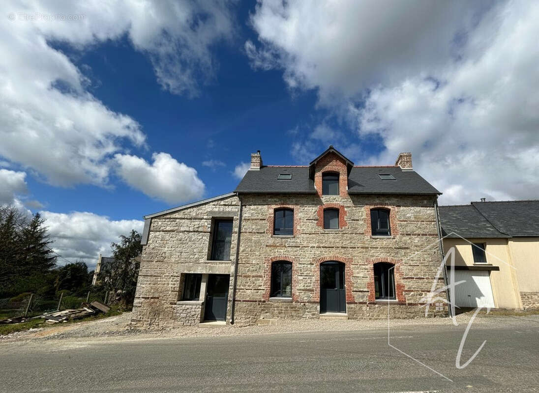 Guichen 156 m² sur 3 étages - Maison à GUICHEN