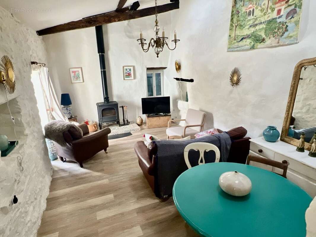 Maison à CONFOLENS