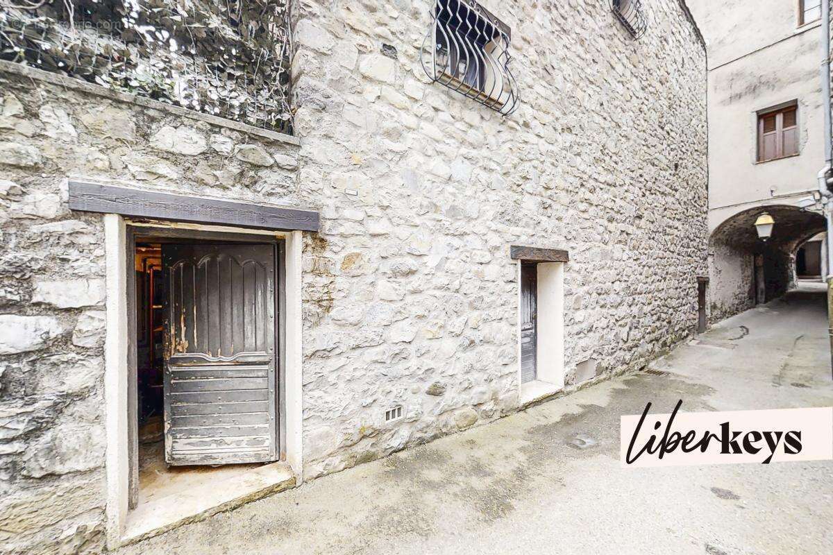 Maison à L'ESCARENE