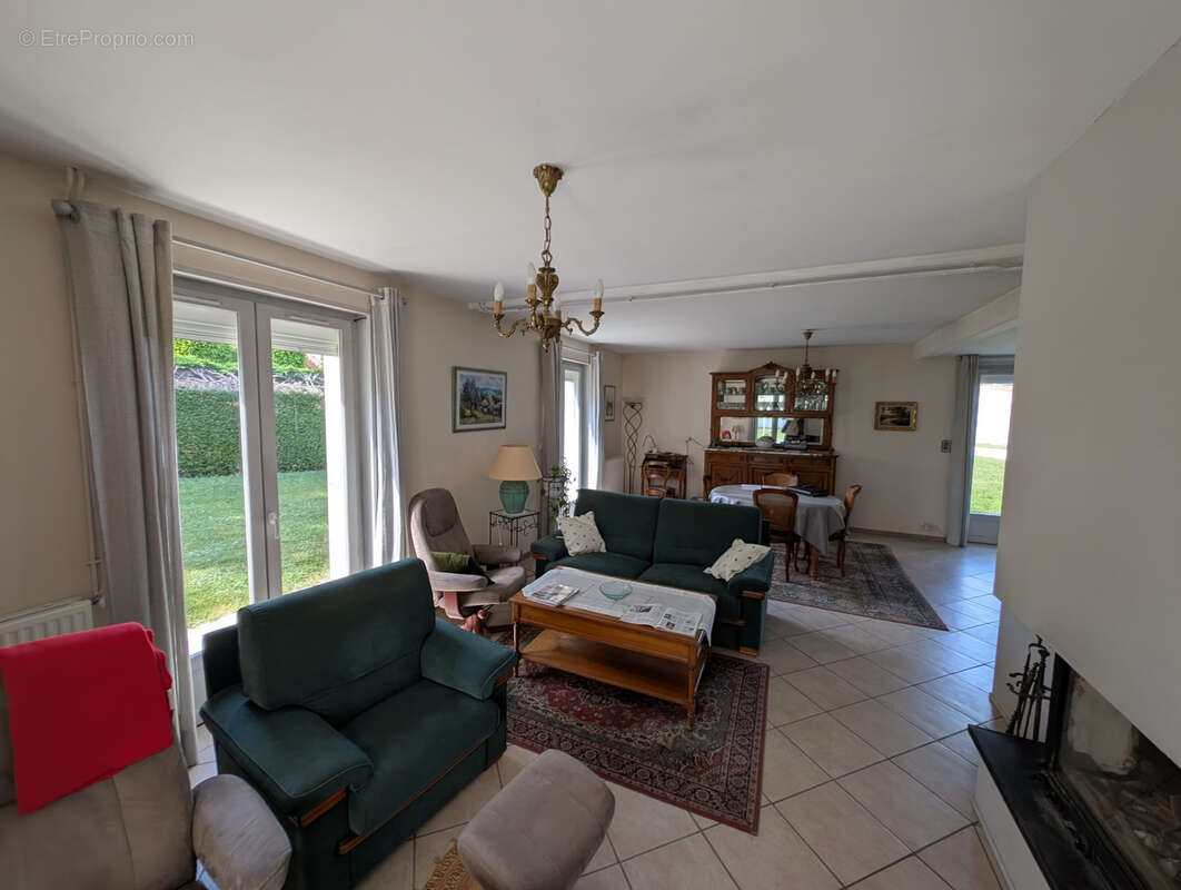 Maison à SAINT-CYR