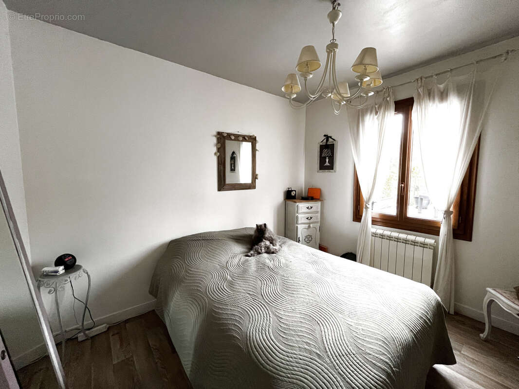 Maison à LA CHAPELLE-LA-REINE