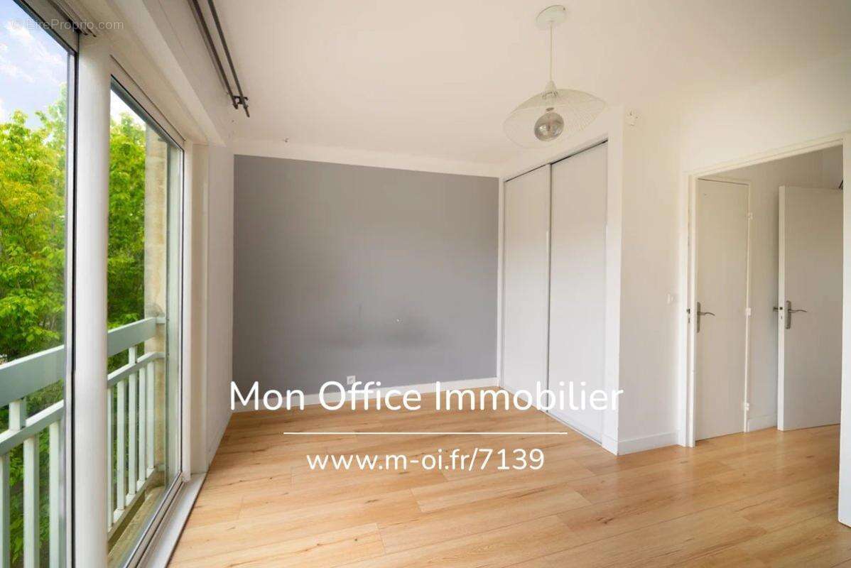 Référence : 7139-LLI - Lumineux T3 avec terrasse - quartier de La Torse à Aix-en-Provence - photo 7