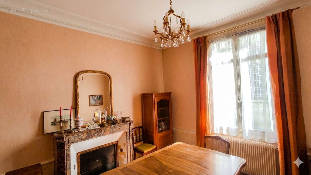 Maison à CHATELLERAULT