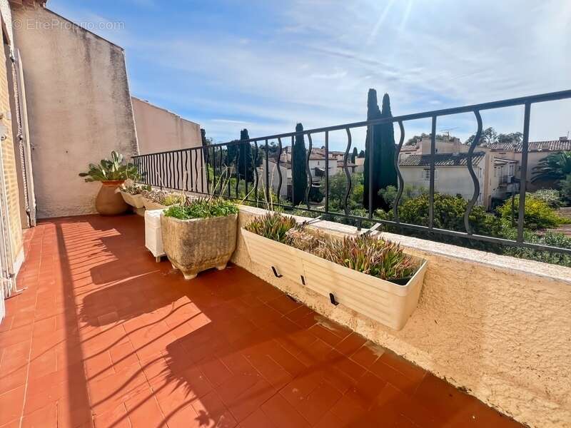 Appartement à HYERES