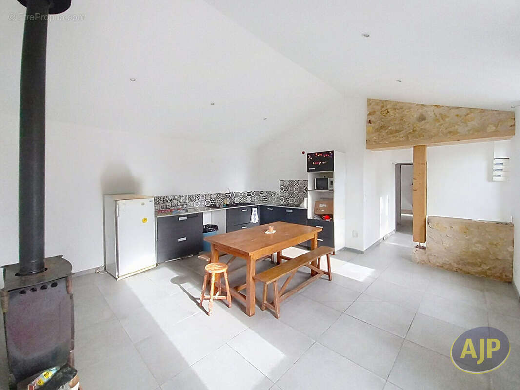 Maison à SAINT-GERMAIN-D'ESTEUIL