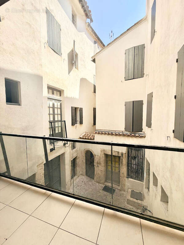 Appartement T3 proche des Halles avec terrasse - photo 6