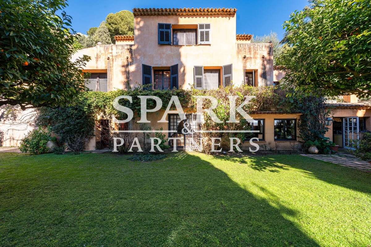 Maison à ROQUEBRUNE-CAP-MARTIN