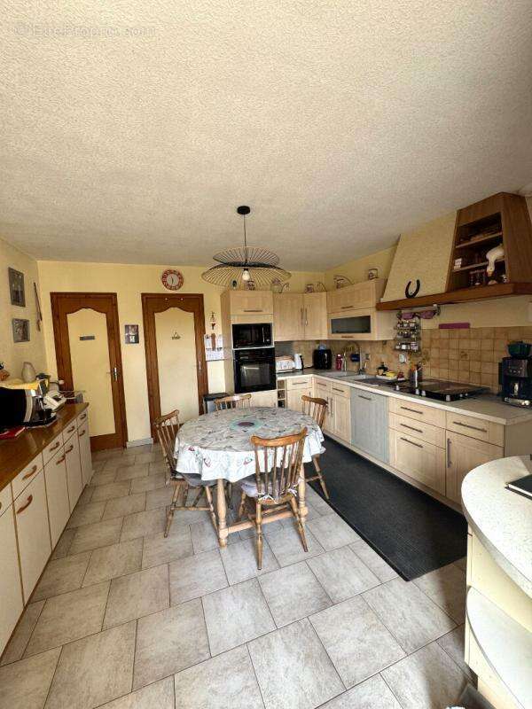 Maison à NOYEN-SUR-SARTHE