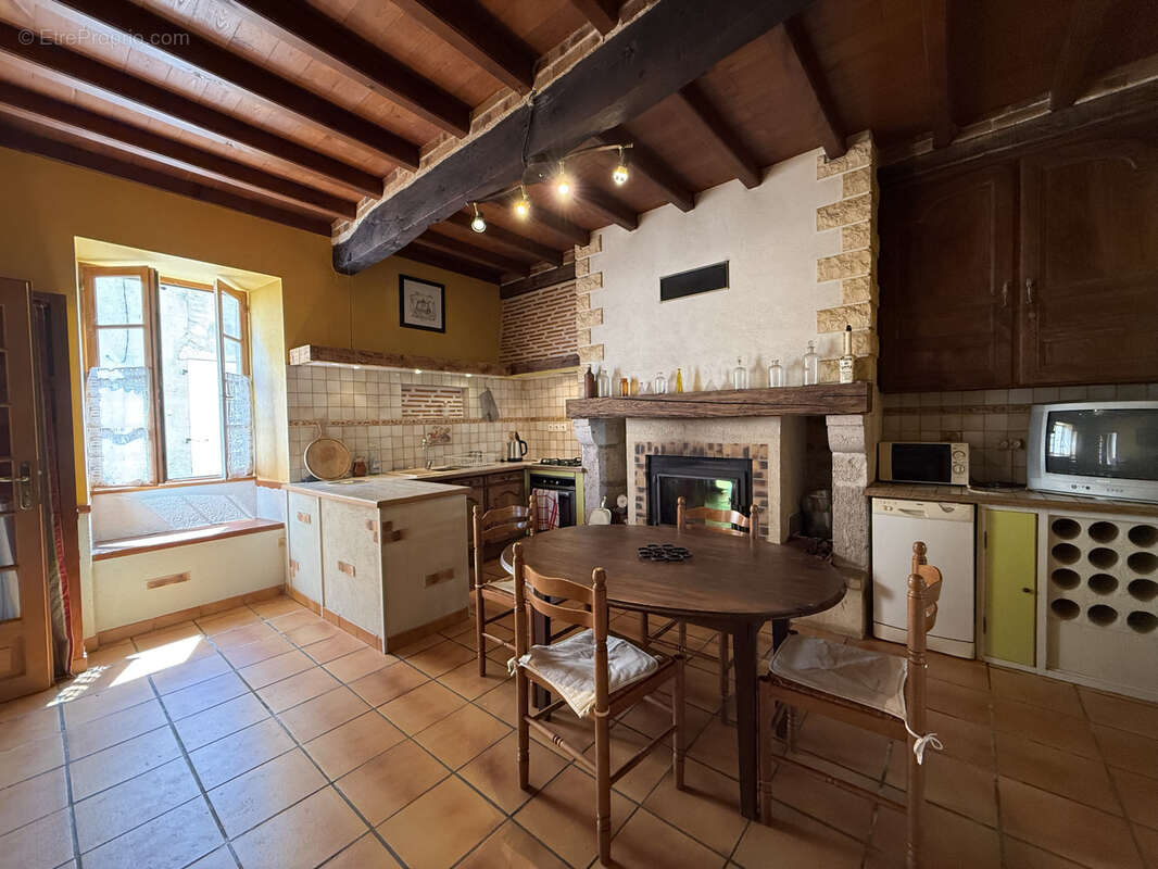 Larroque sur l’osse - maison de village en pierre avec terrasse, jardin et dependance - photo 2