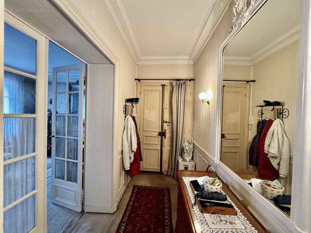 Appartement à NEUILLY-SUR-SEINE