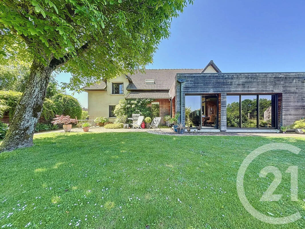 Maison à COURTERANGES