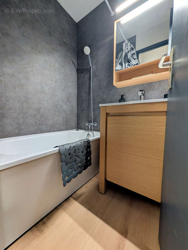 Appartement à MORILLON