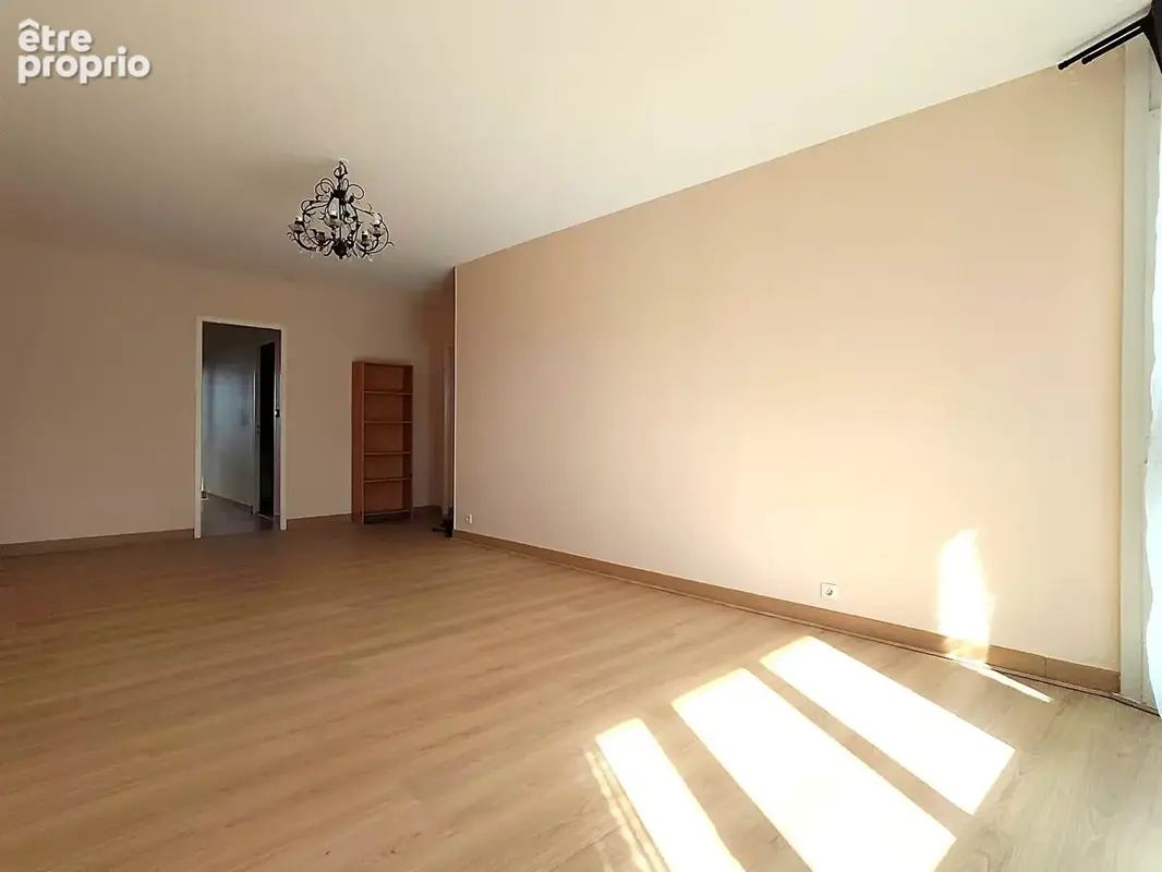 Baisse de prix - t4 rénové de 93 m² - 3 chambres - ascenseur - cave - photo 4