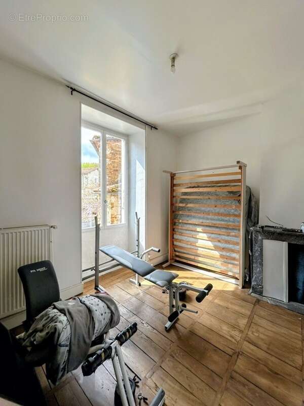 Maison de village 185 m2 avec jardin CHERVES CHATELARS (16) 154 500€ FAI - photo 5