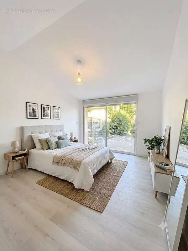 Maison familiale T4 entièrement rénovée au cœur d'Auterive – 110 m² – Jardin, terrasse et stationnements - photo 4