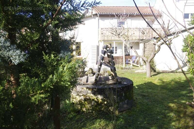 Maison à VIC-FEZENSAC