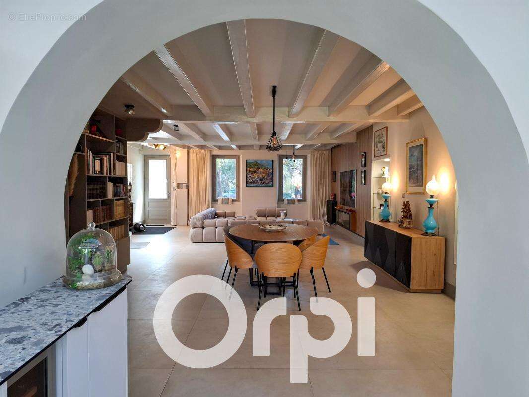 Villa d'exception avec vue mer – Une adresse prestigieuse au cœur de La Rochelle - photo 2