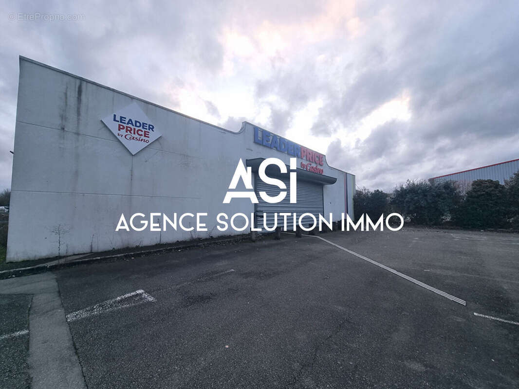 Commerce à VILLAINES-LA-JUHEL