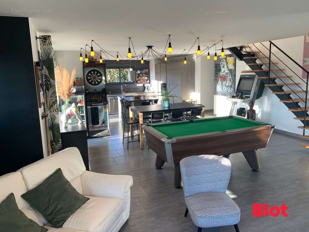 Maison à ARGENTRE-DU-PLESSIS