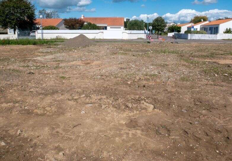 Terrain à BRETIGNOLLES-SUR-MER