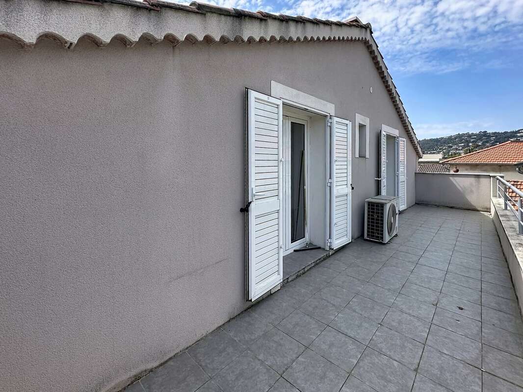 Maison à VALLAURIS