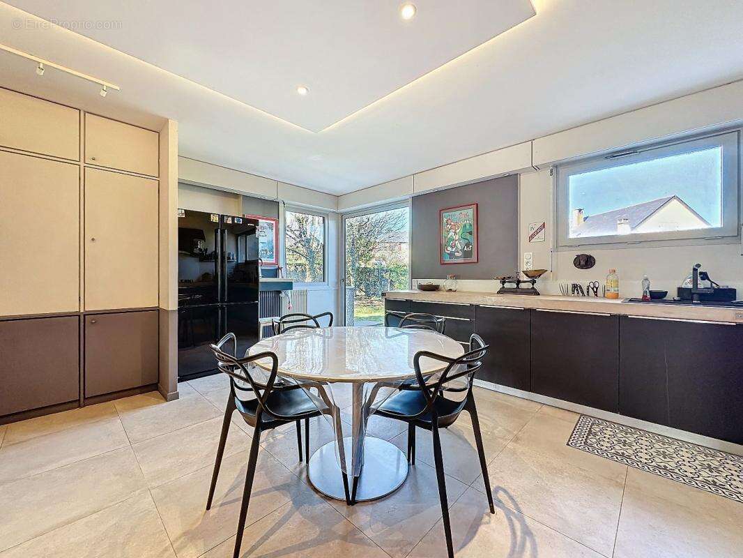 Maison à LUC-LA-PRIMAUBE