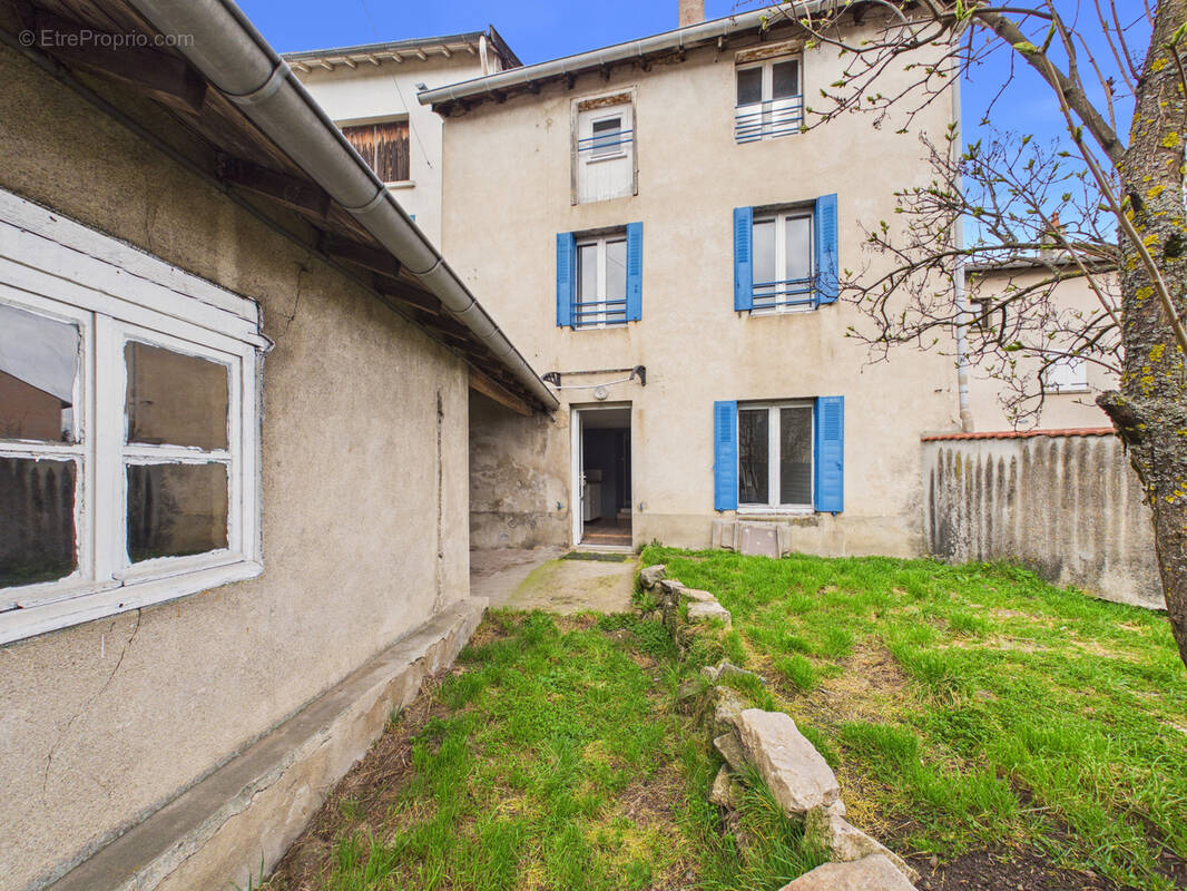 Maison à CRAPONNE-SUR-ARZON