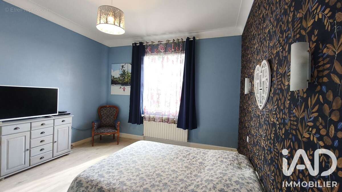 Maison 238 m² à Craponne-Sur-Arzon  - photo 9