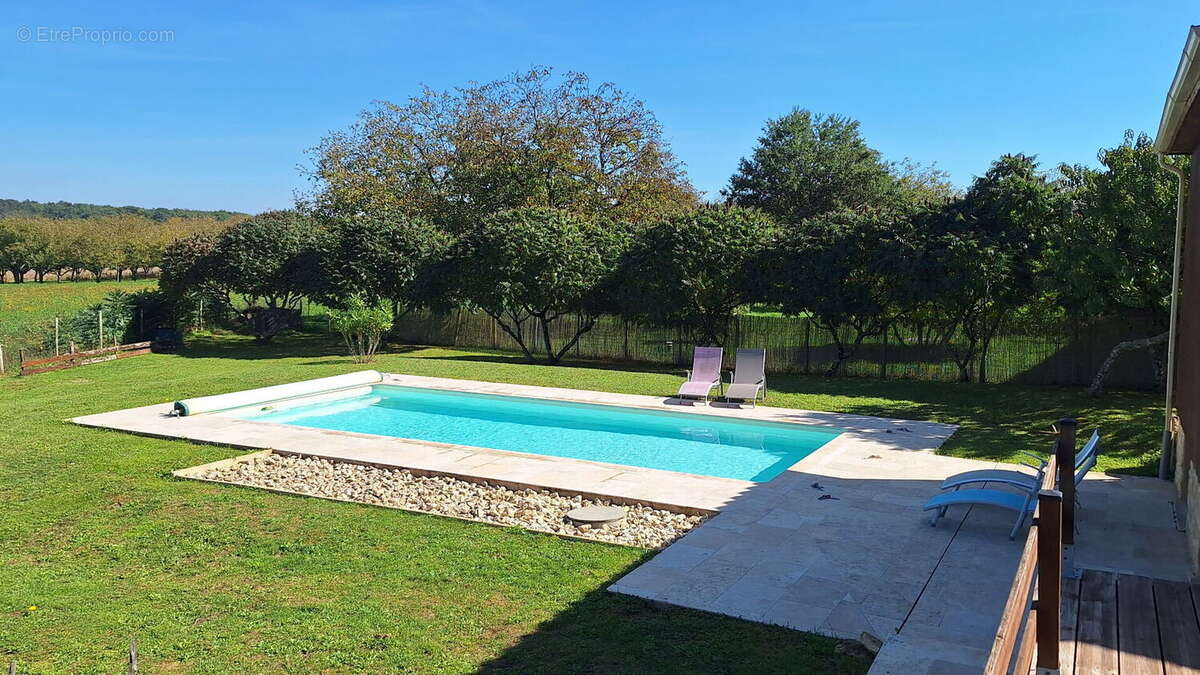 1000011984 - Maison à MEYRALS