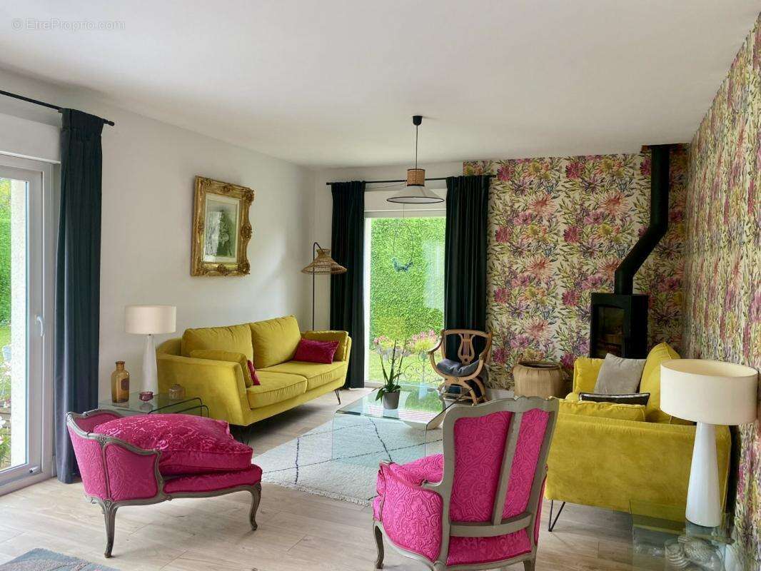 Maison à SAINT-PRYVE-SAINT-MESMIN