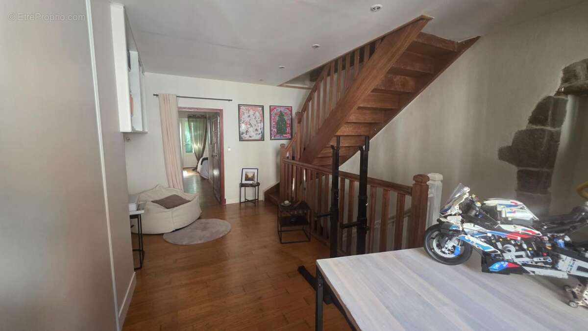Maison 3 m² à Mauriac  - photo 9