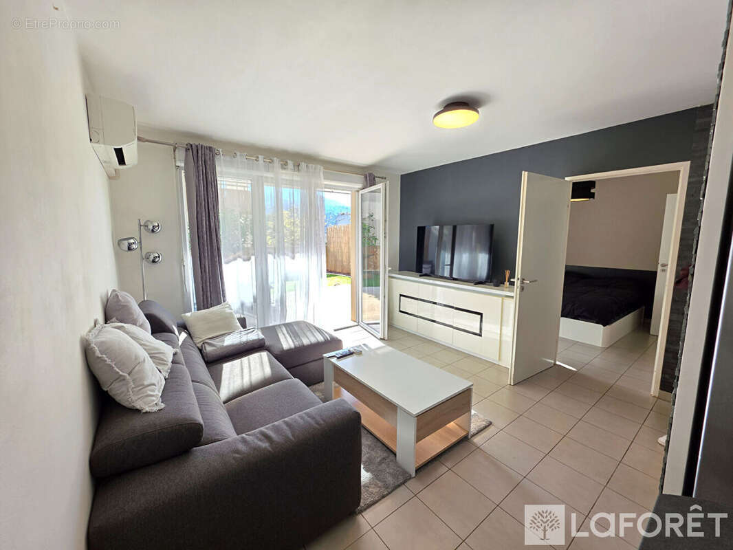 Appartement à CARROS