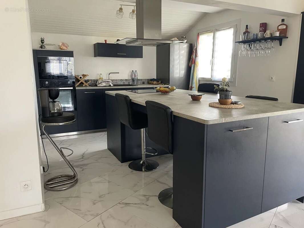Maison à CABANAC-ET-VILLAGRAINS