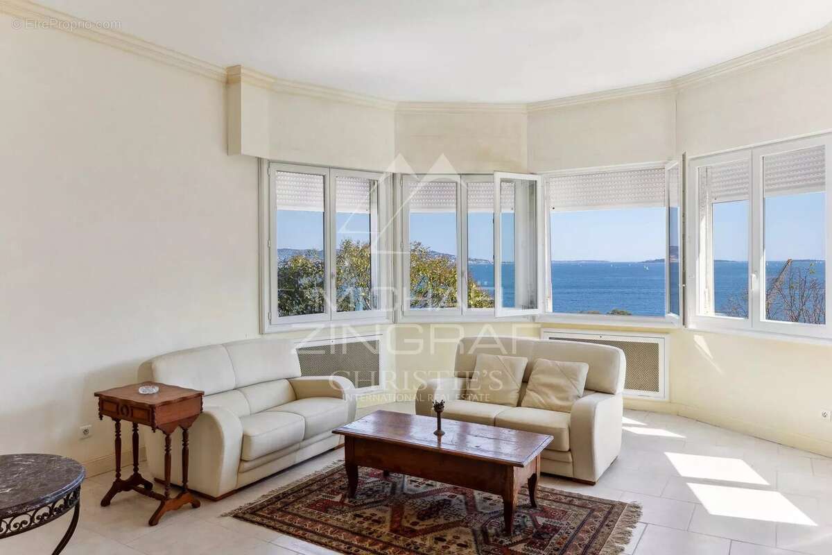 Maison à THEOULE-SUR-MER