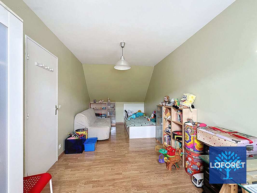 Maison à FONTENAY-LE-VICOMTE